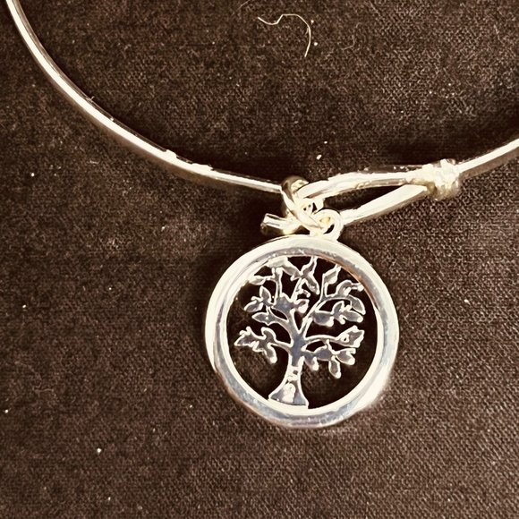 Silver Tone Bracelet Rhinestone Encircled Tree Of Life Charm Signed LA CN (3796) - Picture 4 of 6
